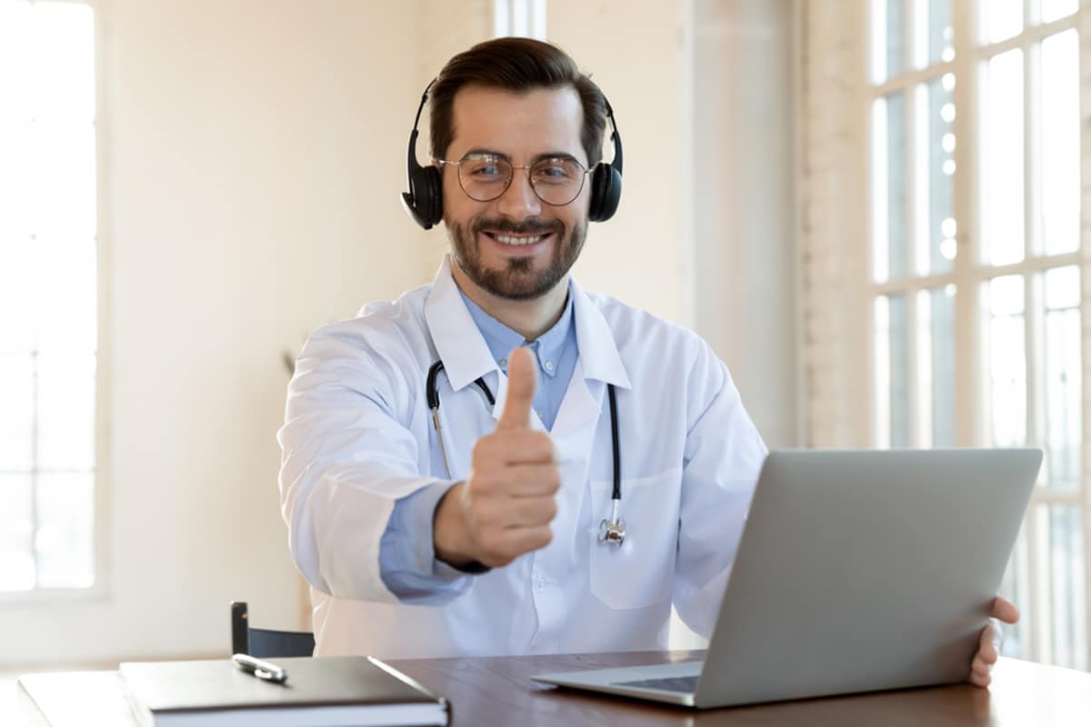 qualities of virtual medical receptionist