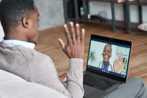 virtual medical receptionist is essential, doctor video call with patient