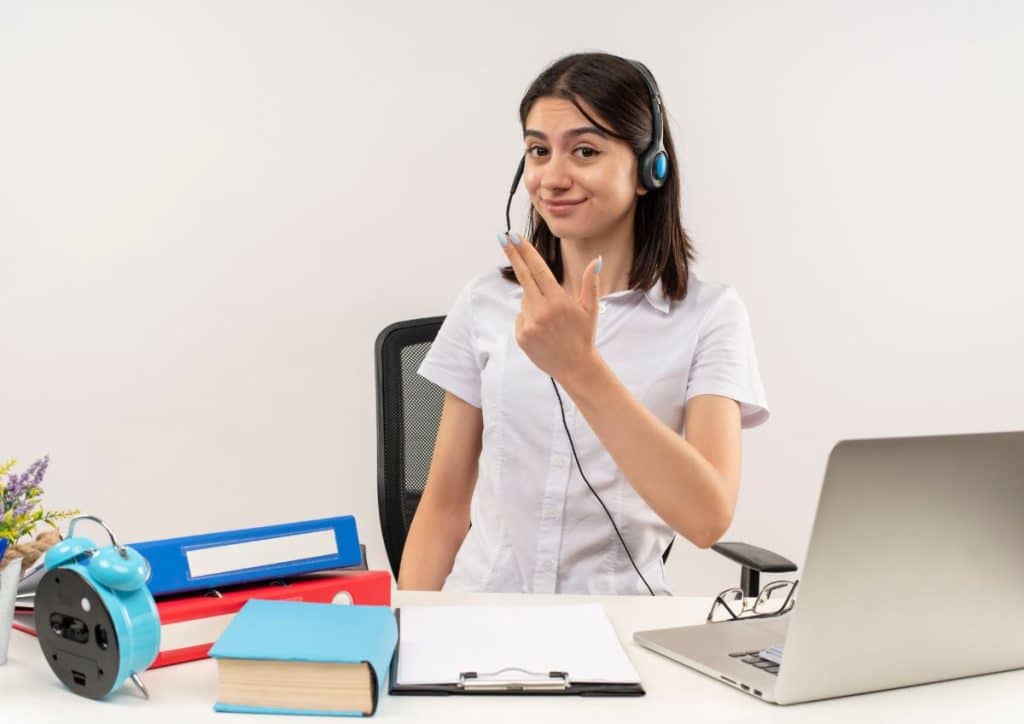 virtual medical receptionists and in house staff