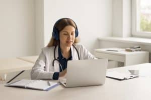 impact of virtual medical receptionists VA doctor working at the office