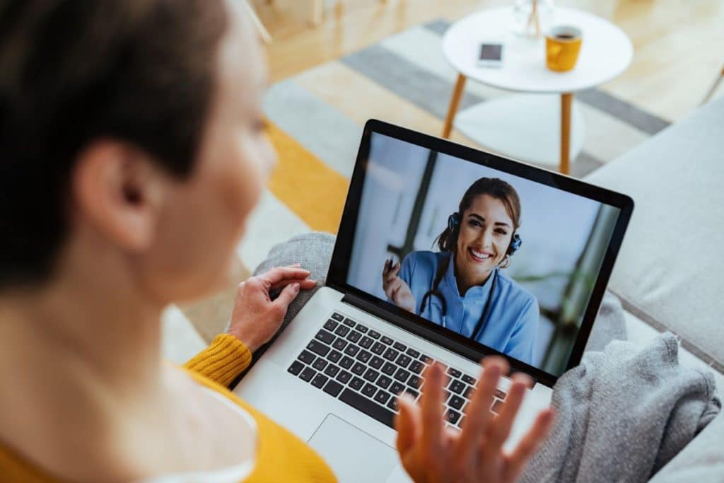 virtual medical receptionists patient happiness patient and doctor video calling